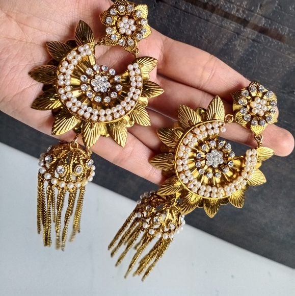 Beautiful Heavy EarRings For Weddings Functions Karwa Diwali - Picture 3 of 5